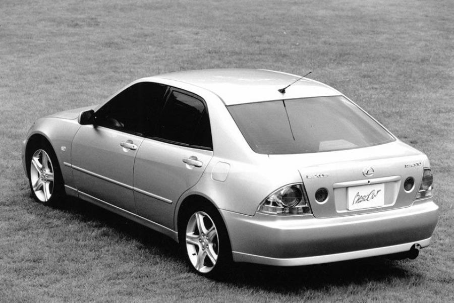  Lexus IS200 1999 года  (WW) (фото 16 из 19)
